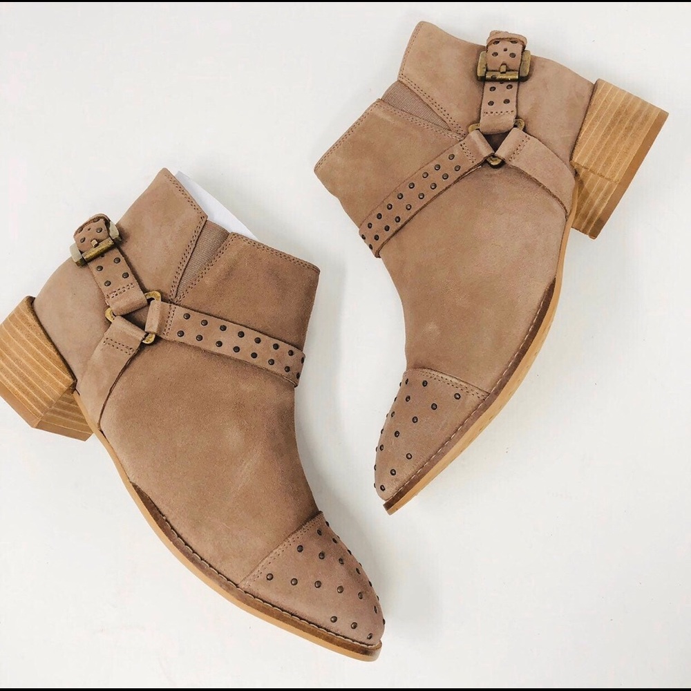 NIB Seychelles Women's Studded Ankle Booti…